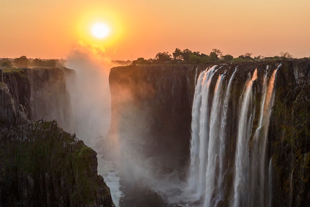 Zimbabwe: Falls, Elephants and Great Zimbabwe
