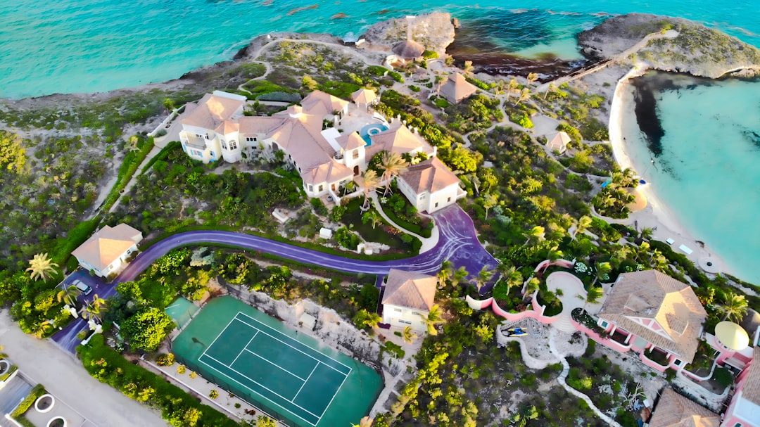 Turks and Caicos: Cays and Wall Diving
